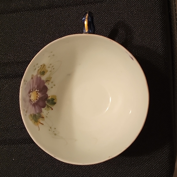 Handpainted Teacup & Saucer - Picture 4 of 10
